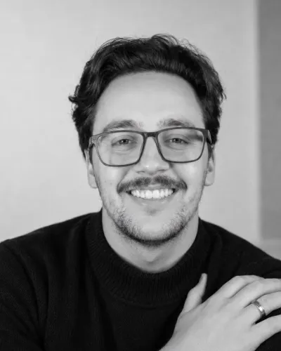 Dr. Giovanni Mangini, cirurgião-dentista de implantodontia e prótese em Curitiba